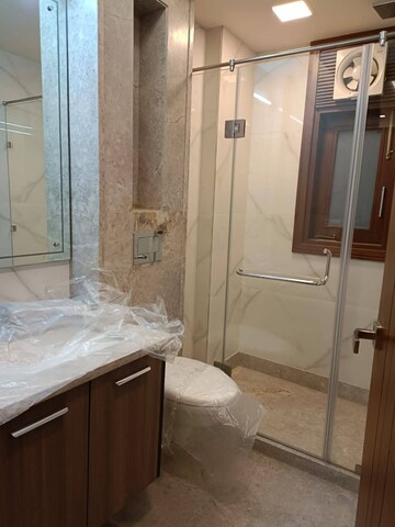 Attached Bathroom in 3 BHK Builder Floor at Saket – for Rent