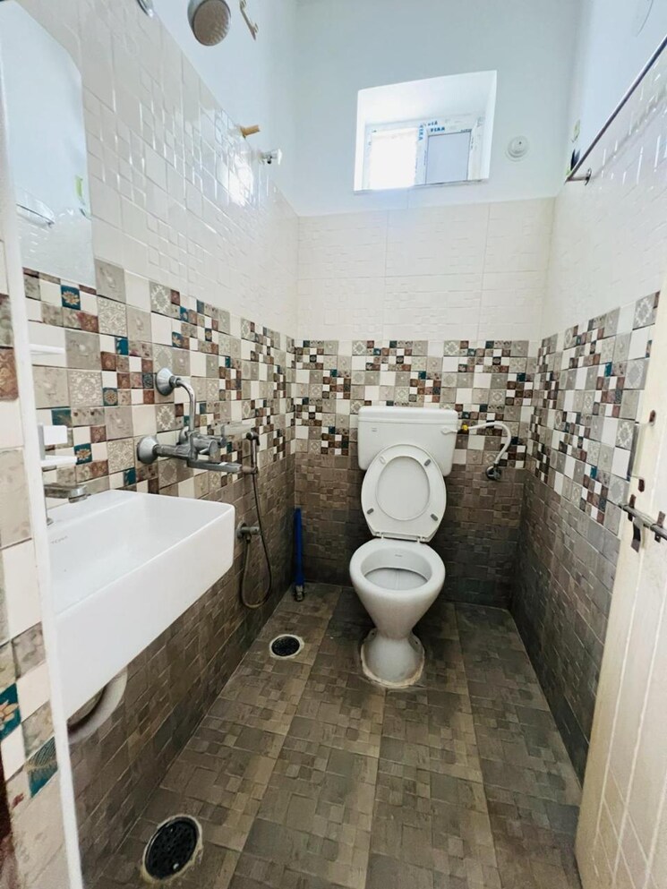 Bathroom, kondapur 2 Bedroom 1100 Sq.Ft. Builder Floor In Kondapur Hyderabad 9094311