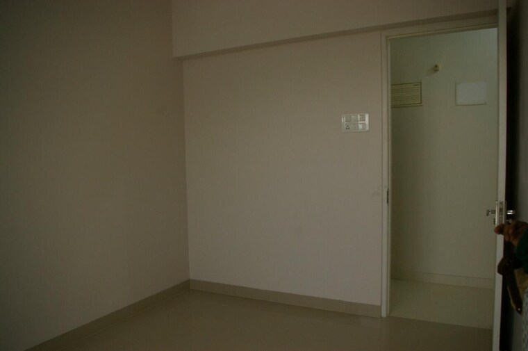 Room, ravi-estate 2 Bedroom 1050 Sq.Ft. Apartment In Pokhran Road No One Thane 9094323