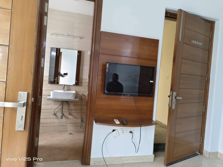 undefined, freedom fighters enclave 1 RK 350 Sq.Ft. Builder Floor In Freedom Fighters Enclave Delhi 9094322