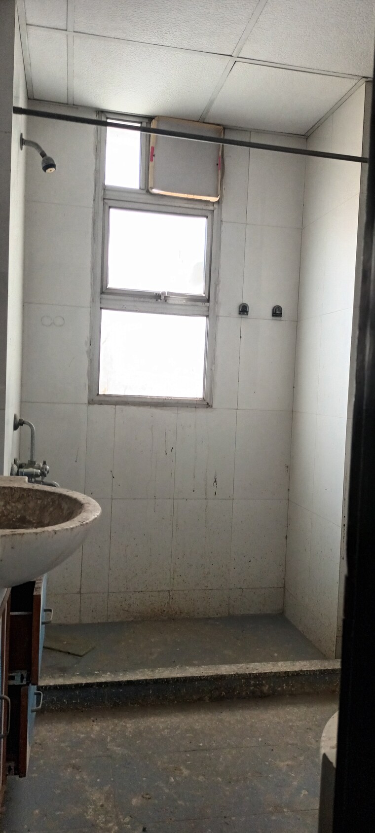 Bathroom, ramprastha-coral-heights 4 Bedroom 1700 Sq.Ft. Apartment In Ramprastha Greens Ghaziabad 9094307