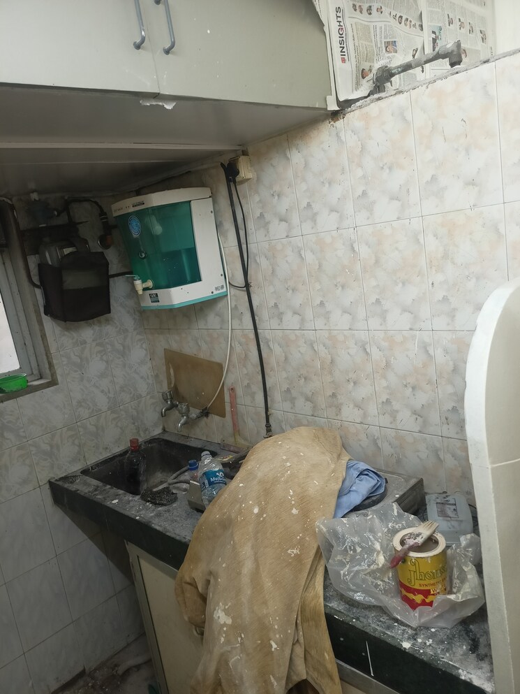 Kitchen, adarsh-nagar-society 1 Bedroom 450 Sq.Ft. Apartment In Worli Mumbai 9094350