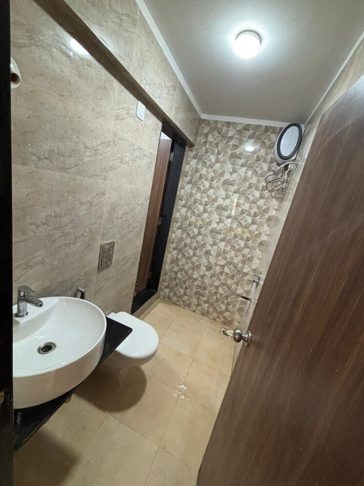 Bathroom, mahavir-square 1 Bedroom 428 Sq.Ft. Apartment In Manpada Thane 9094383