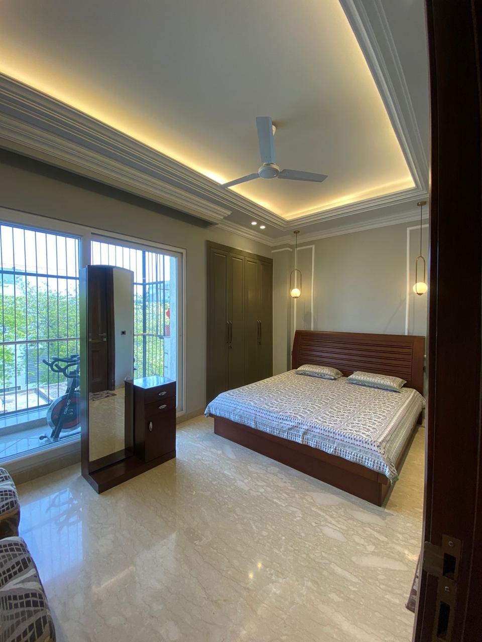 3 BHK + Servant Room Builder Floor For Rent in Dlf Phase 2