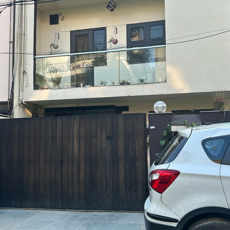 Exterior View, sector 15a 5 Bedroom 200 Sq.Mt. Independent House In Sector 15a Noida 9094531