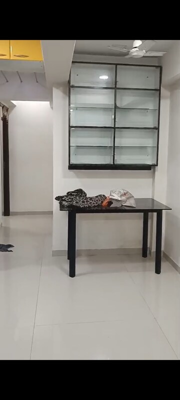 Room in 1 BHK Apartment at Vile Parle East – for Rent