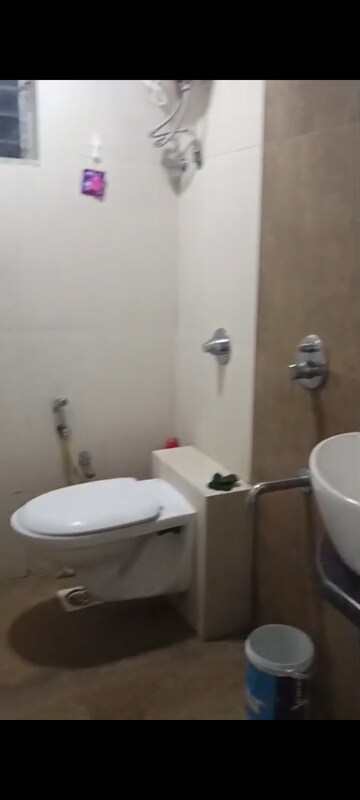 Bathroom in 1 BHK Apartment at Vile Parle East – for Rent