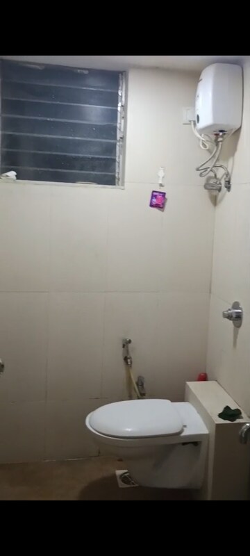 Attached Bathroom in 1 BHK Apartment at Vile Parle East – for Rent