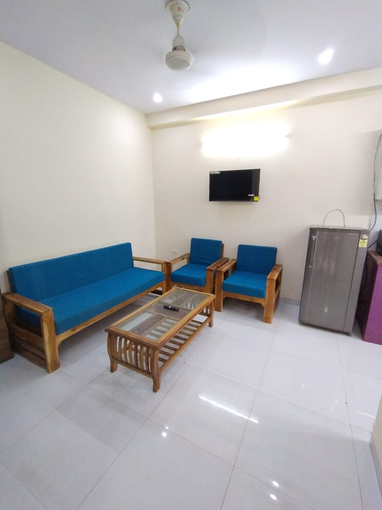 Living Room, gaur-city-2-10th-avenue 2 Bedroom 845 Sq.Ft. Apartment In Sector 16c Greater Noida Greater Noida 9094516