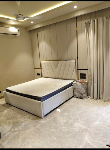 Master Bedroom in 2 BHK Apartment at Saket – for Rent