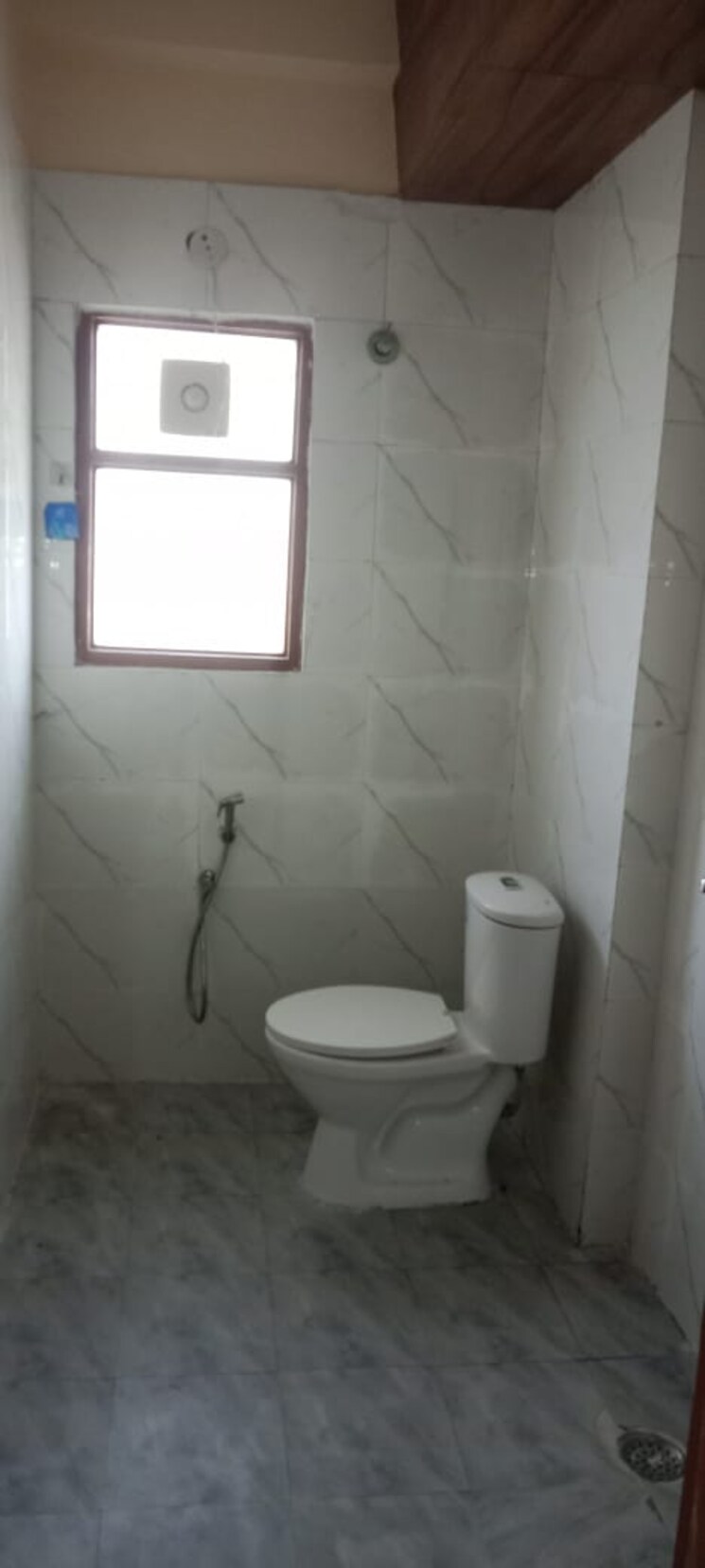 Bathroom, gaur-city-2-10th-avenue 2 Bedroom 847 Sq.Ft. Apartment In Sector 16c Greater Noida Greater Noida 9094544