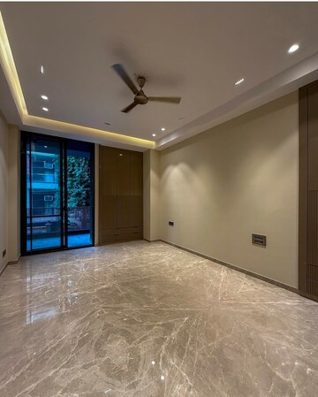 Room in 4 BHK Builder Floor at Greater Kailash I – for Rent