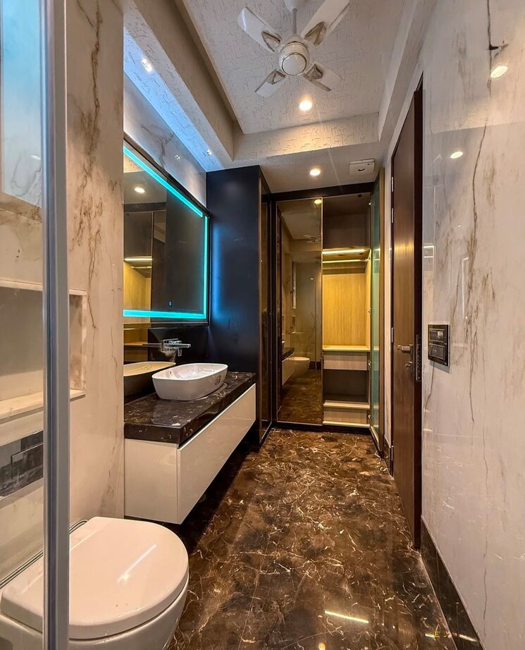 Bathroom, greater kailash i 4 Bedroom 4500 Sq.Yd. Builder Floor In Greater Kailash I Delhi 9094560