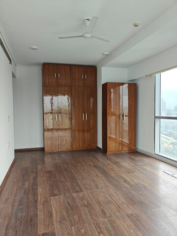 Room in 3 BHK Apartment at Bombay Realty Island City Center, Wadala – for Rent