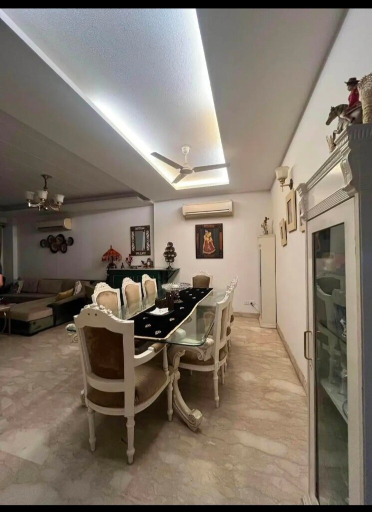 Gym, freedom fighters enclave 2 Bedroom 1800 Sq.Ft. Builder Floor In Freedom Fighters Enclave Delhi 9094605