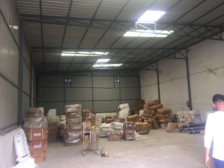 Living Room, sector 57 Commercial Warehouse 4000 Sq.Ft. In Sector 57 Noida 9094600