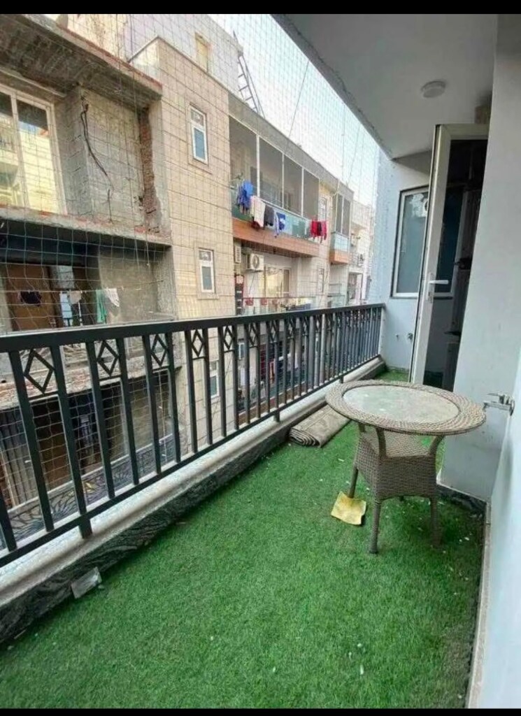 Balcony, freedom fighters enclave 1 Bedroom 450 Sq.Ft. Builder Floor In Freedom Fighters Enclave Delhi 9094624