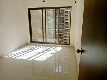 Room in 2 BHK Apartment at Acme Ozone, Manpada – for Rent