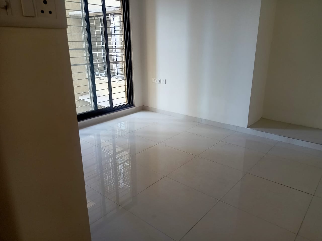 2 BHK + Extra Room Apartment For Rent in Acme Ozone
