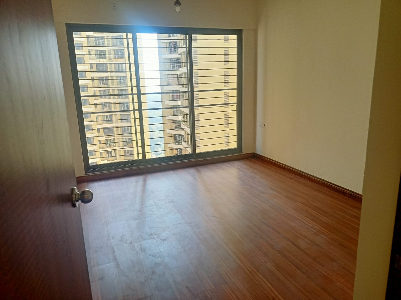 2 BHK + Extra Room Apartment For Rent in Acme Ozone