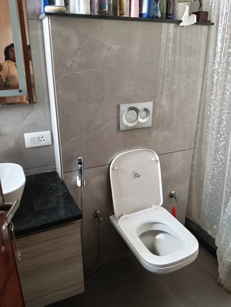 Bathroom, sector 8 3 Bedroom 2250 Sq.Ft. Builder Floor In Sector 8 Panchkula 9094671