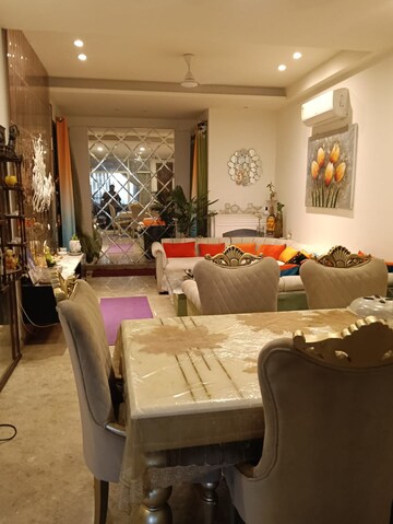 Bedroom in 3 BHK Builder Floor at Sector 8 – for Sale