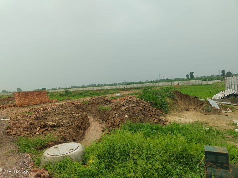 undefined, rohta road  113 Sq.Yd. Plot In Rohta Road Meerut 9094706
