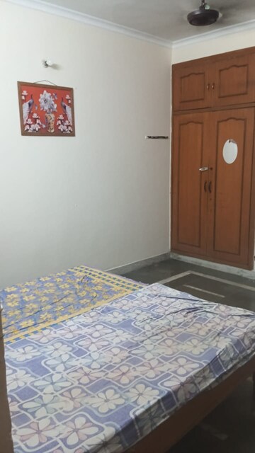 1 RK Builder Floor For Rent in Sector 28