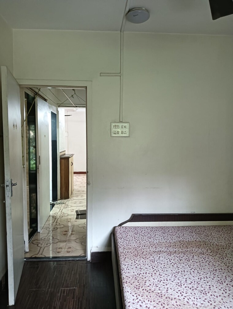 Room, himgiri-lokupvan-phase-ii-chs-ltd 2 Bedroom 585 Sq.Ft. Apartment In Vasant Vihar Thane 9094726