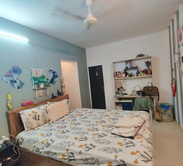 Bedroom in 1 BHK Apartment at Bandra West – for Rent