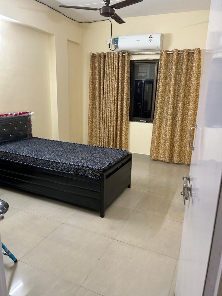 Bedroom, powai Pg For Boys & Girls In Powai 9094831