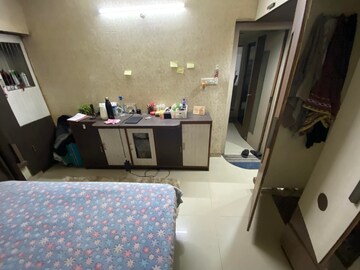 Bedroom in 2 BHK Apartment at Andheri West – for Rent