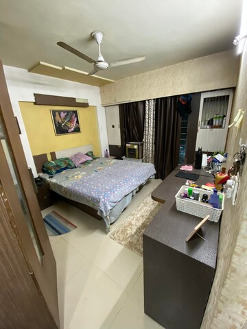 Bedroom in 2 BHK Apartment at Andheri West – for Rent