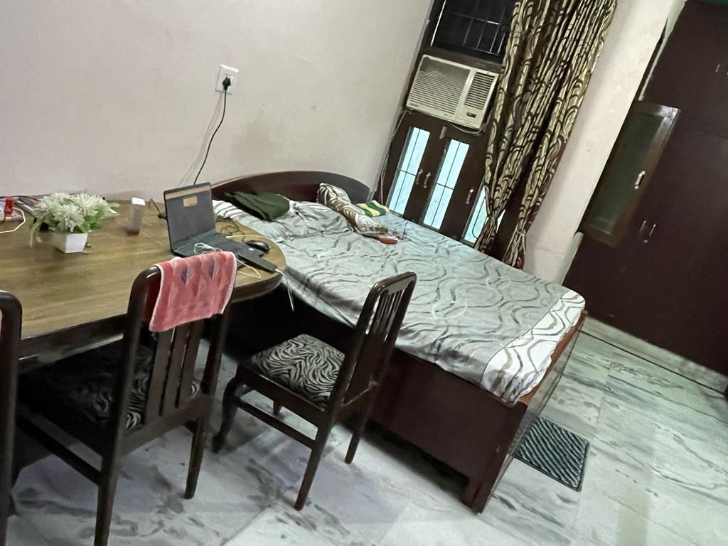 1 Rk+ Extra Room Independent House For Rent in RWA Apartments Sector 19