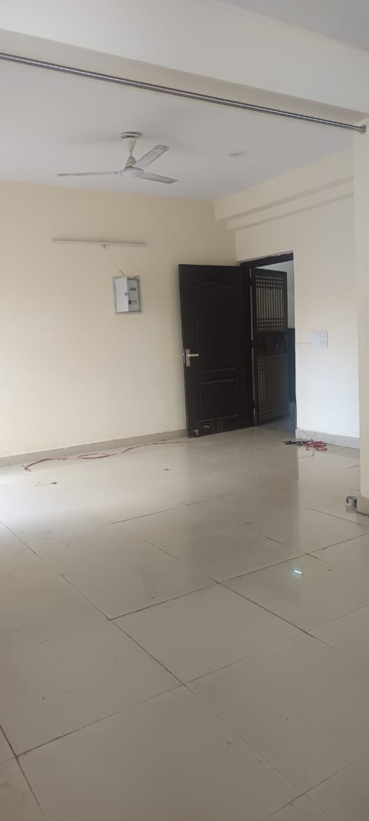 Room, aims-golf-city 3 Bedroom 1350 Sq.Ft. Apartment In Sector 75 Noida 9094883