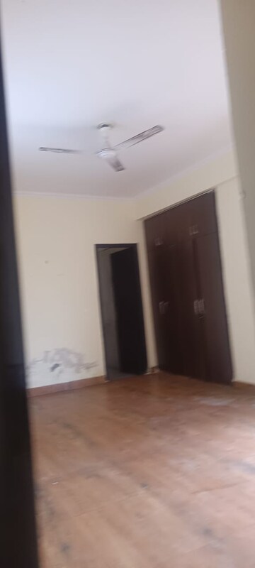 Room in 3 BHK Apartment at Aims Golf City, Sector 75 – for Rent