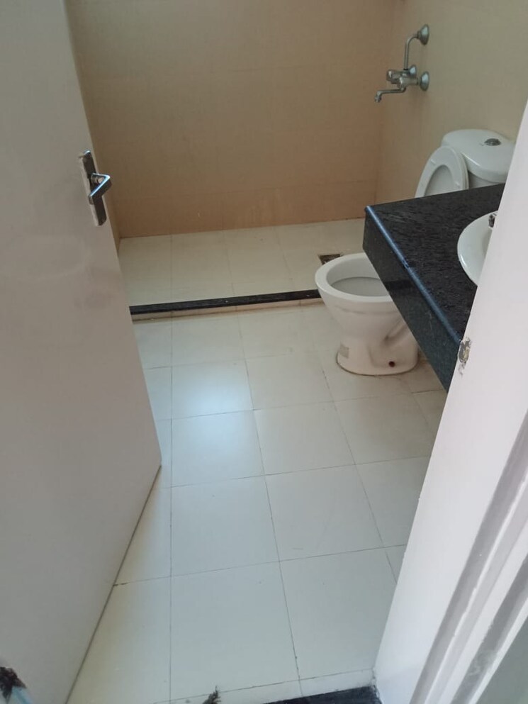 undefined, pioneer-park-phase-1 3 Bedroom 1700 Sq.Ft. Apartment In Sector 61 Gurgaon 9094886