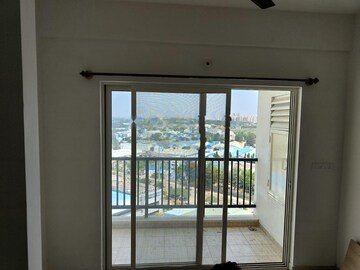 Room in 2 BHK Apartment at Svamitva Emerald Square, Bommasandra – for Rent