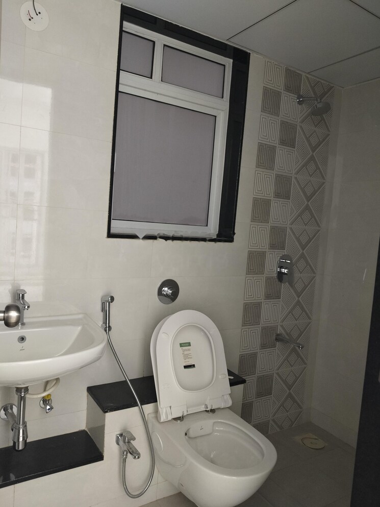 Bathroom, jhamtani-ace-abode 3 Bedroom 985 Sq.Ft. Apartment In Kiwale Pune 9094989