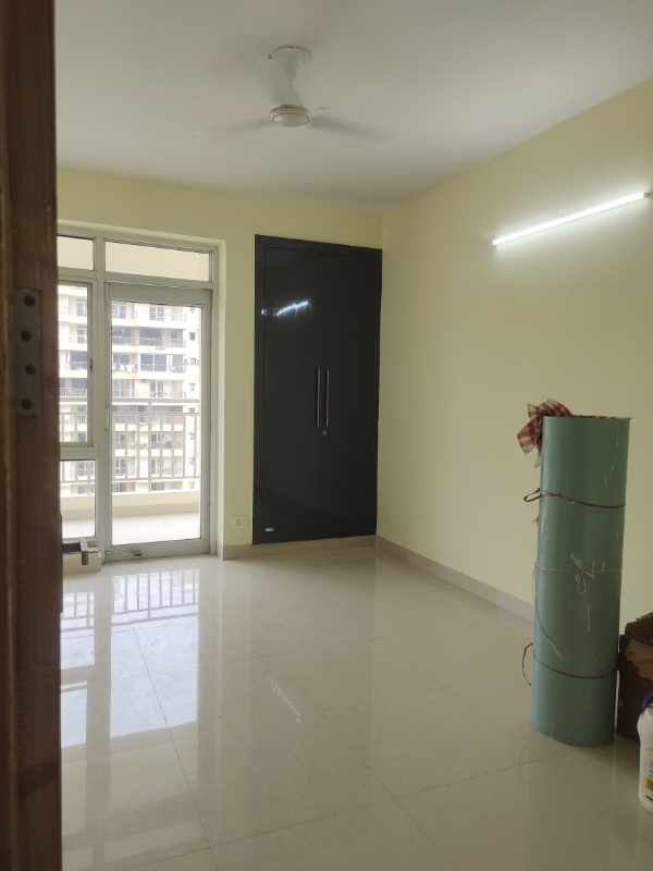 3 BHK Apartment For Rent in Golf View Condos 
