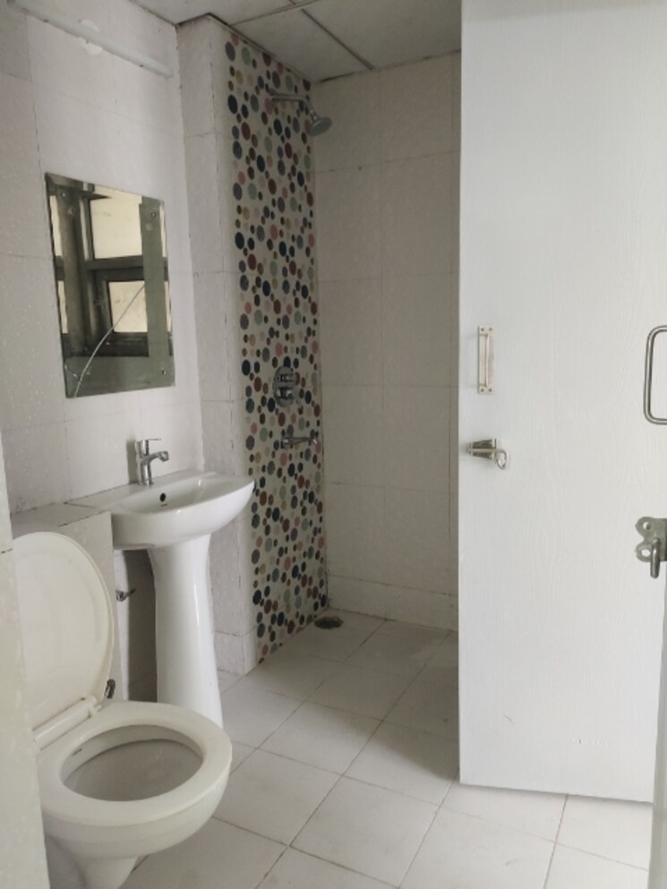 Bathroom, sector 19b dwarka 3 Bedroom 1900 Sq.Ft. Apartment In Sector 19b Dwarka Delhi 9095057