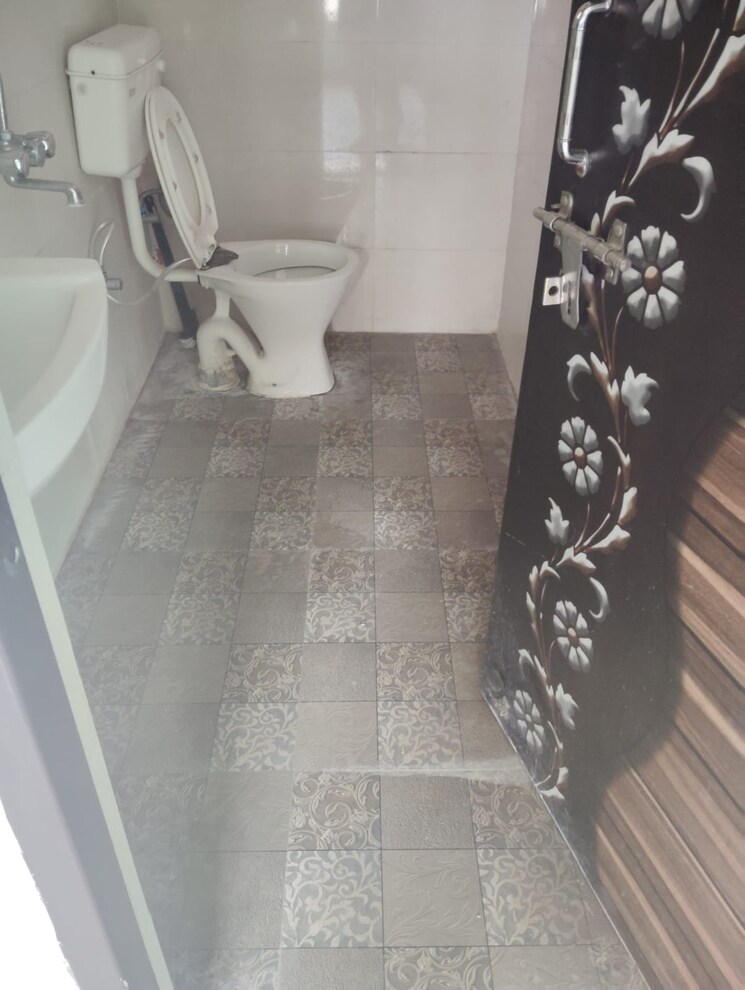 Bathroom, adore-happy-homes-grand 3 Bedroom 845 Sq.Ft. Apartment In Sector 85 Faridabad 9095043