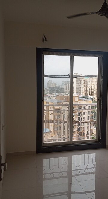 Room in 2 BHK Apartment at Vijay Residency Phase III, Kavesar – for Rent