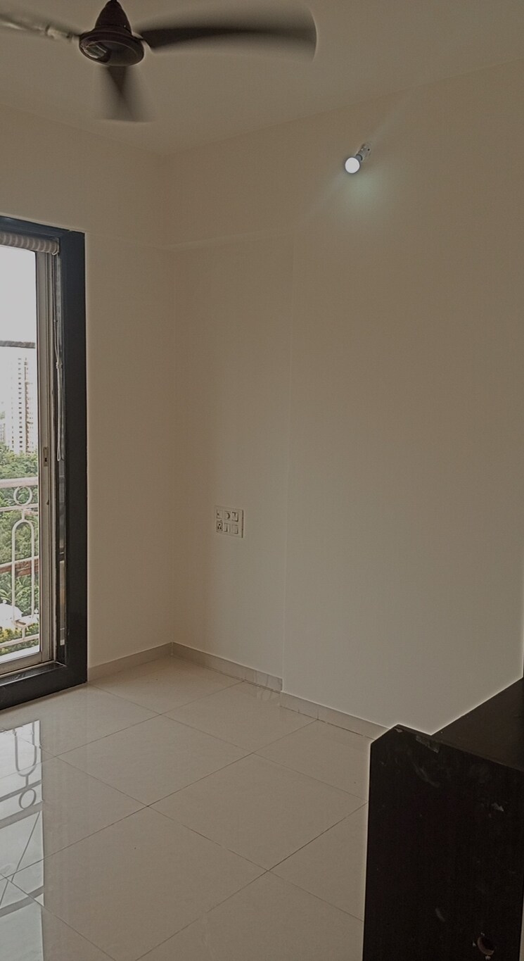 Room, vijay-residency-phase-iii 2 Bedroom 750 Sq.Ft. Apartment In Kavesar Thane 9095087