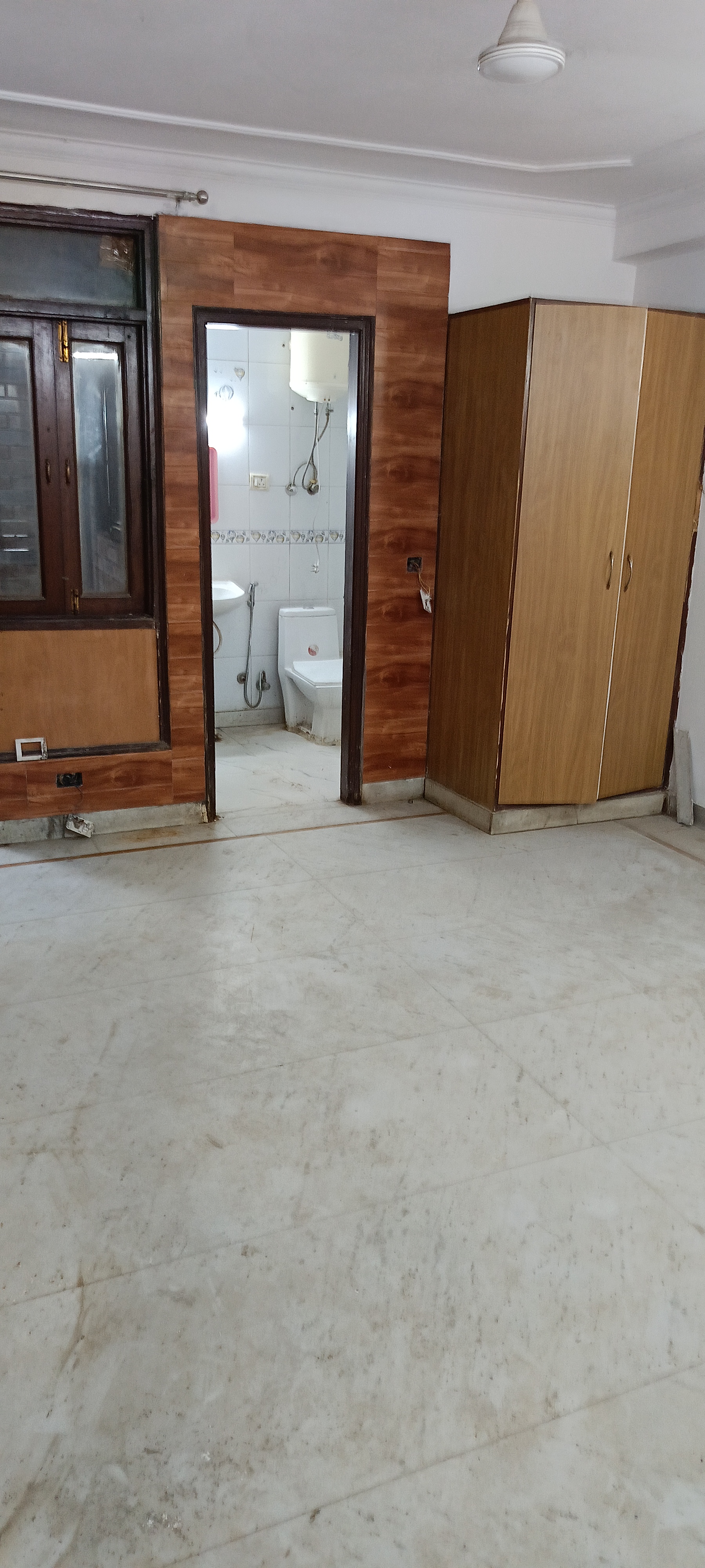 2 BHK Builder Floor For Rent in Saket