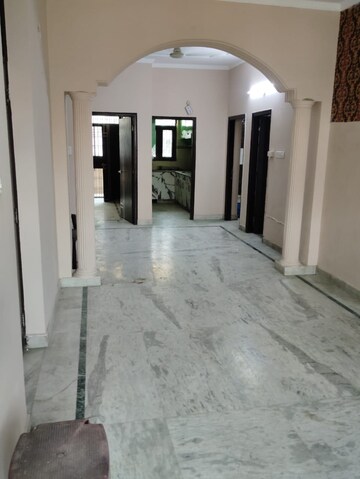Hall in 3 BHK Builder Floor at Green Fields Colony – for Rent