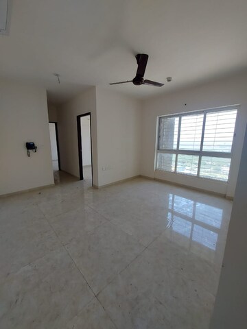 2 BHK Apartment For Rent in Lodha Amara, Kolshet Road
