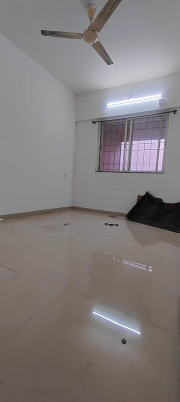 Room in 1 BHK Apartment at Nirmiti 25 East, Kharadi – for Rent