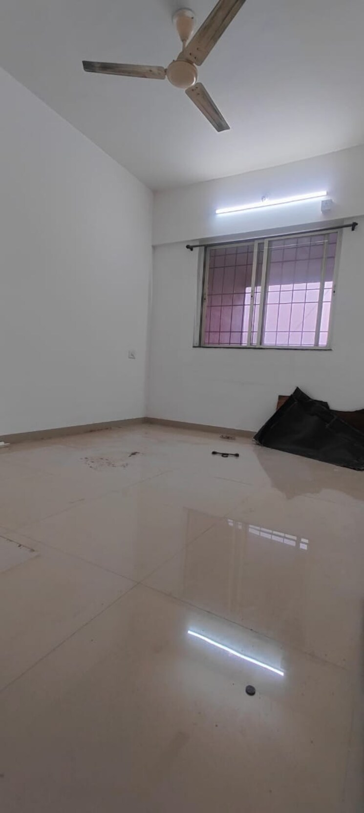 Room, nirmiti-25-east 1 Bedroom 422 Sq.Ft. Apartment In Kharadi Pune 9095103