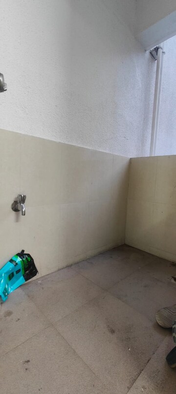Room in 1 BHK Apartment at Nirmiti 25 East, Kharadi – for Rent